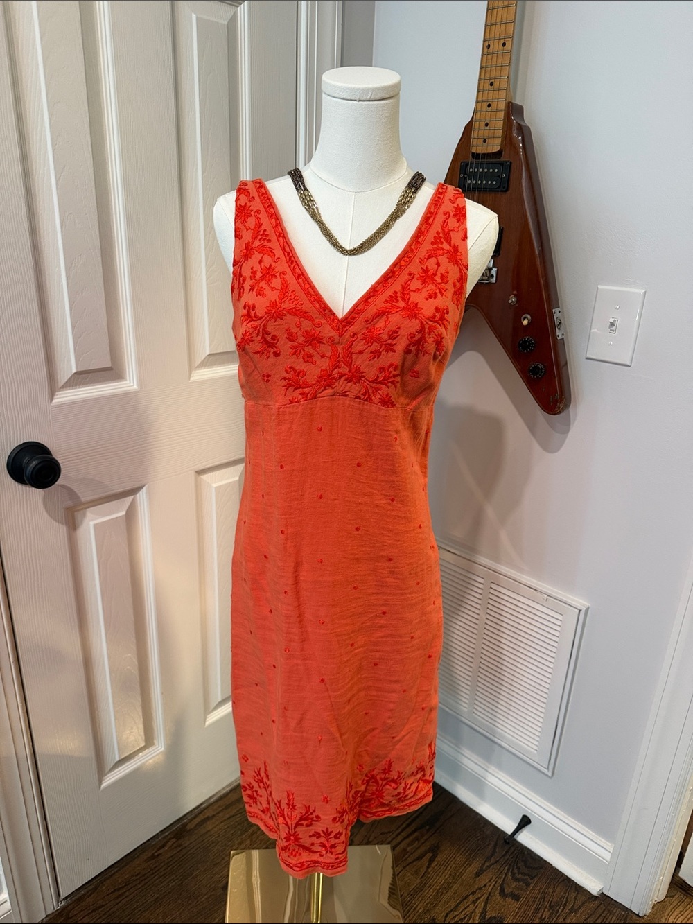 ABS Allen Schwartz Coral Embroidered V-Neck Sleeveless Midi Dress 100% Linen